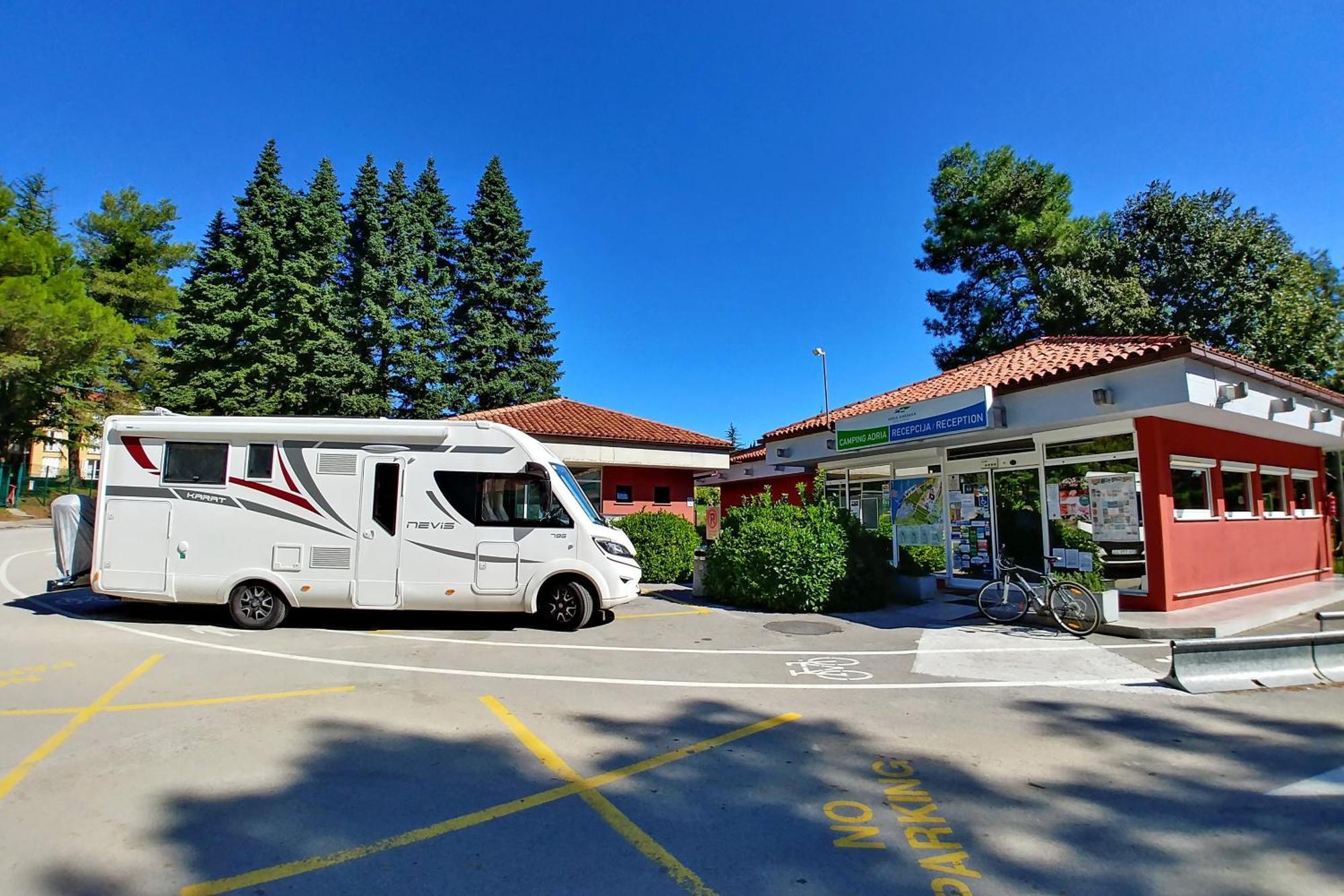 Camping Adria Ankaran - Pitches Bagian luar foto